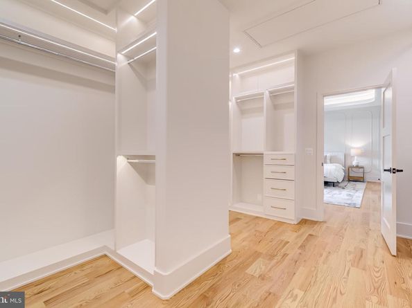 913 Symphony Circle SW, Vienna VA 22180