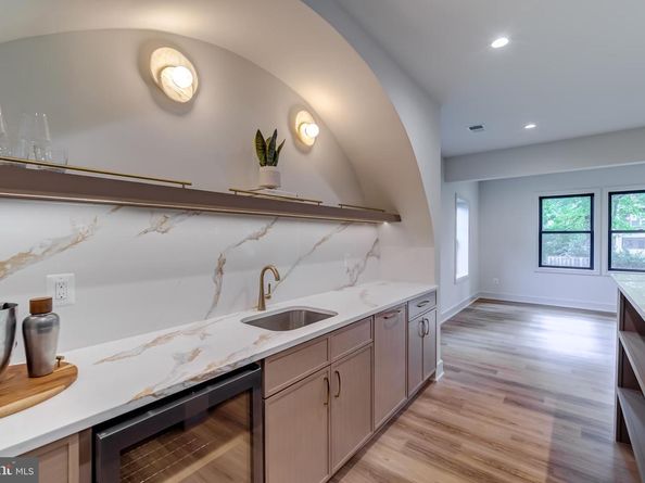 913 Symphony Circle SW, Vienna VA 22180