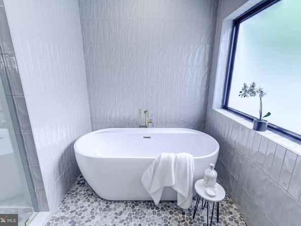 913 Symphony Circle SW, Vienna VA 22180