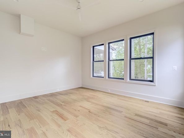 913 Symphony Circle SW, Vienna VA 22180