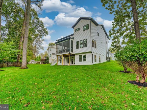 913 Symphony Circle SW, Vienna VA 22180