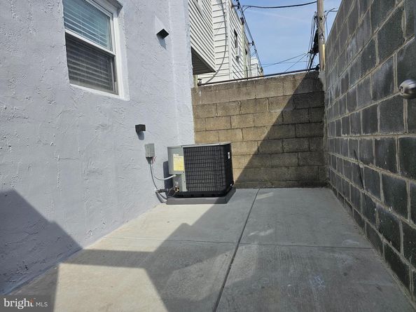 1555 S Hollywood Street, Philadelphia PA 19146