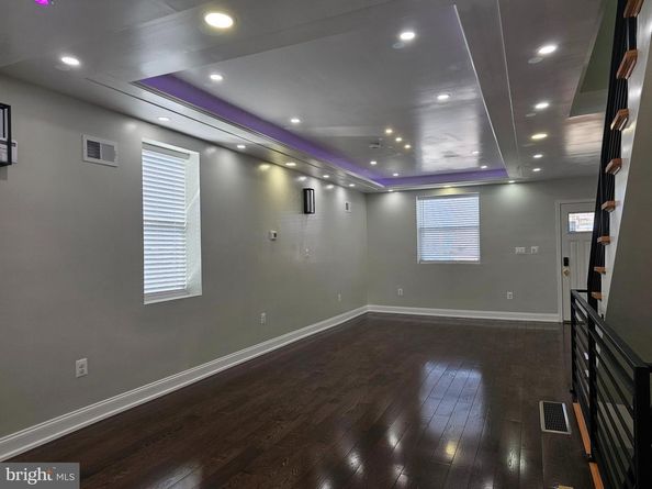 1555 S Hollywood Street, Philadelphia PA 19146