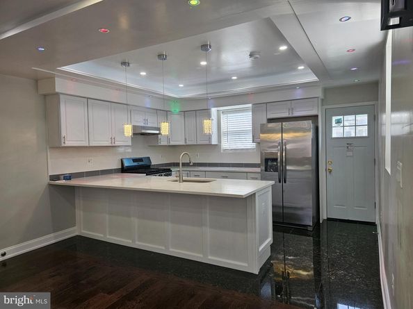 1555 S Hollywood Street, Philadelphia PA 19146