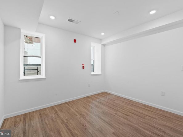 913 N 43rd Street, Philadelphia PA 19104