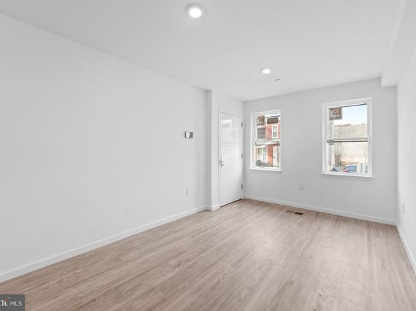 913 N 43rd Street, Philadelphia PA 19104