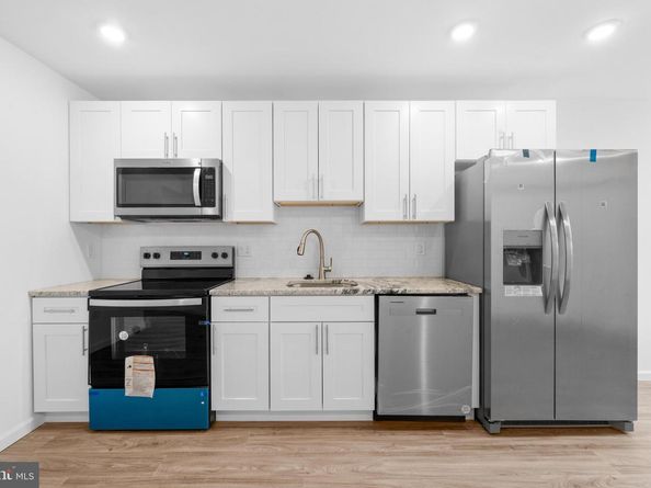 913 N 43rd Street, Philadelphia PA 19104