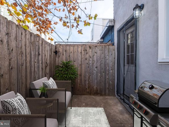 1019 Watkins Street, Philadelphia PA 19148