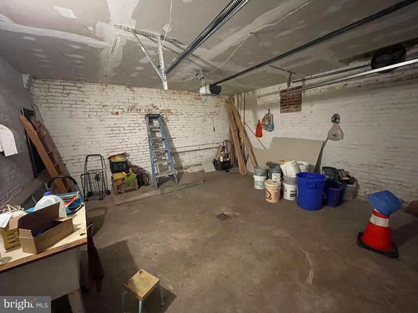 1015 W Ritner Street, Philadelphia PA 19148