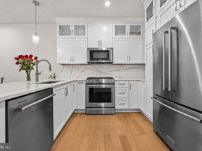 7470 Backett Wood Terrace 301, Mclean VA 22102