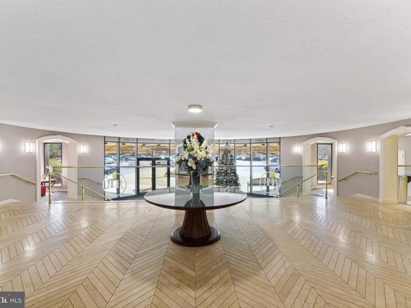 8380 Greensboro Drive 322, Mclean VA 22102