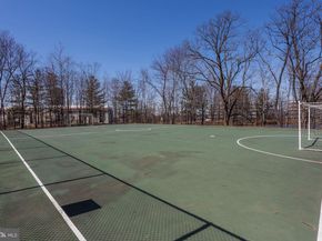 8380 Greensboro Drive 322, Mclean VA 22102