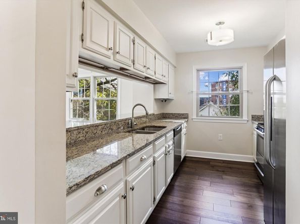 945 S Scott Street, Arlington VA 22204