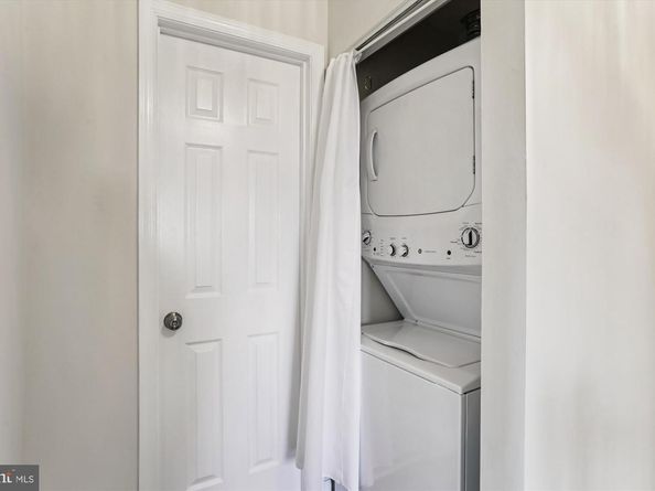 945 S Scott Street, Arlington VA 22204