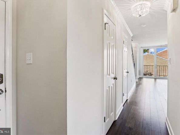 945 S Scott Street, Arlington VA 22204