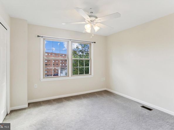 945 S Scott Street, Arlington VA 22204
