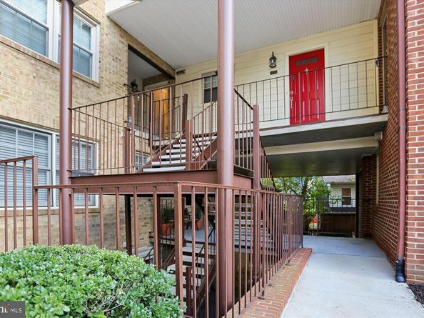945 S Scott Street, Arlington VA 22204