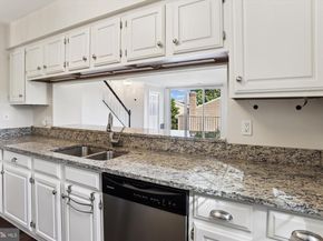 945 S Scott Street, Arlington VA 22204