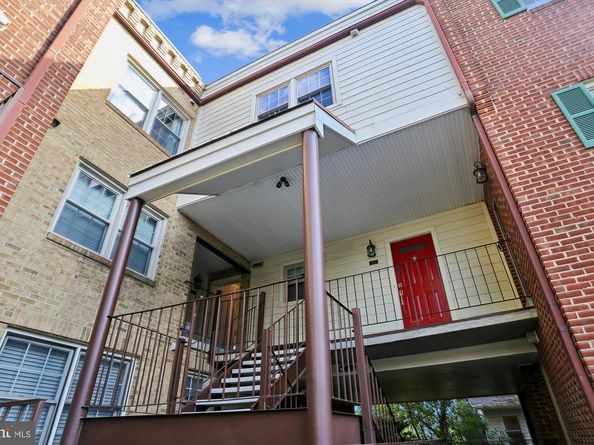 945 S Scott Street, Arlington VA 22204