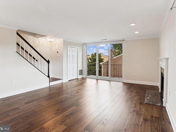 945 S Scott Street, Arlington VA 22204