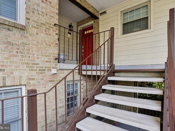 945 S Scott Street, Arlington VA 22204
