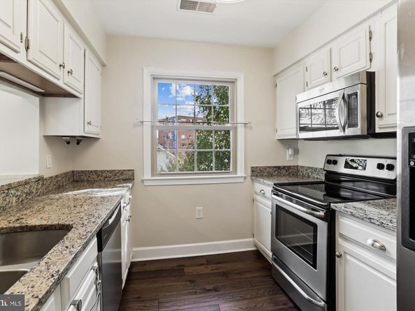 945 S Scott Street, Arlington VA 22204