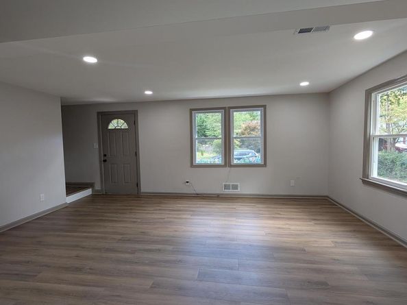 2834 Bolling Road, Falls Church VA 22042