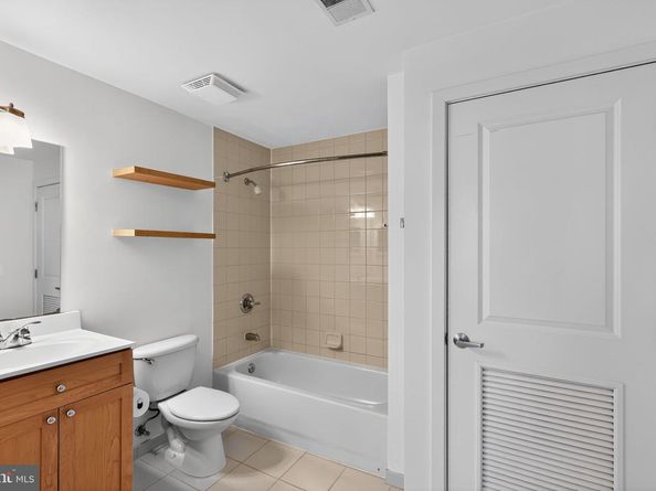 2001 15TH Street N 420, Arlington VA 22201