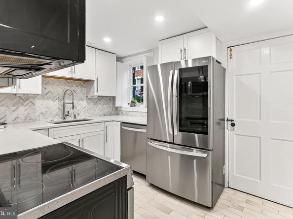 208 S Lee Street, Alexandria VA 22314