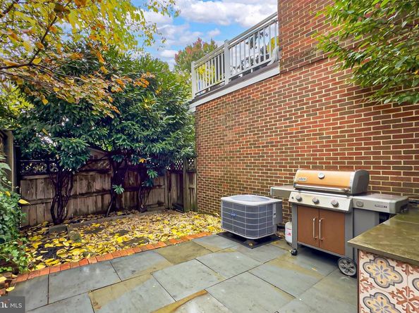 208 S Lee Street, Alexandria VA 22314