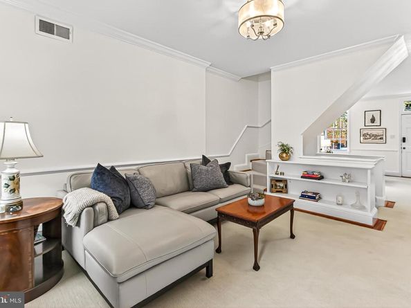 208 S Lee Street, Alexandria VA 22314