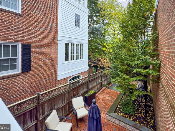 208 S Lee Street, Alexandria VA 22314