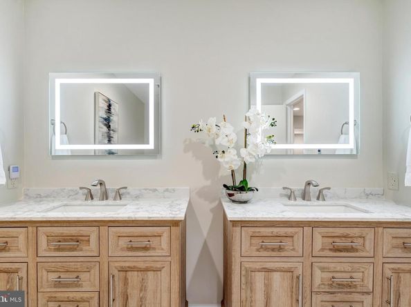 1332 Carpers Farm Way, Vienna VA 22182