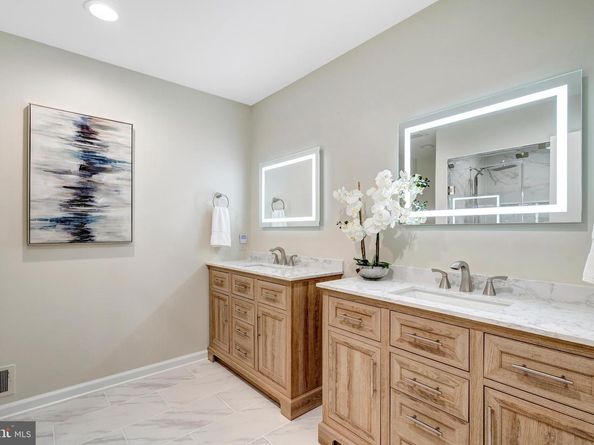 1332 Carpers Farm Way, Vienna VA 22182