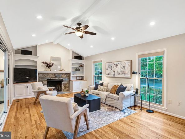 1332 Carpers Farm Way, Vienna VA 22182