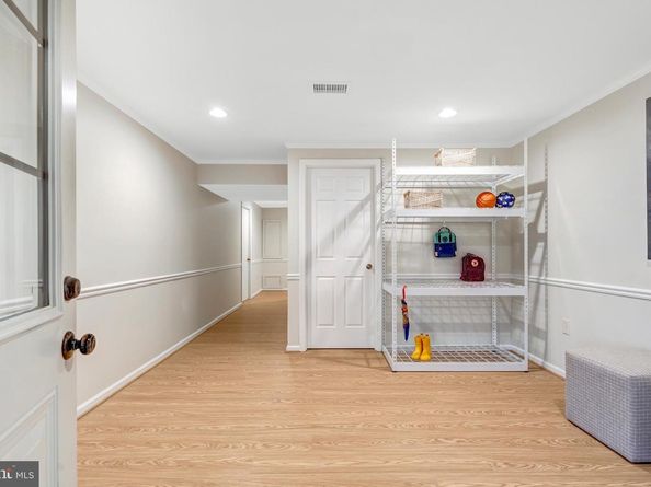 1332 Carpers Farm Way, Vienna VA 22182