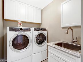 1332 Carpers Farm Way, Vienna VA 22182