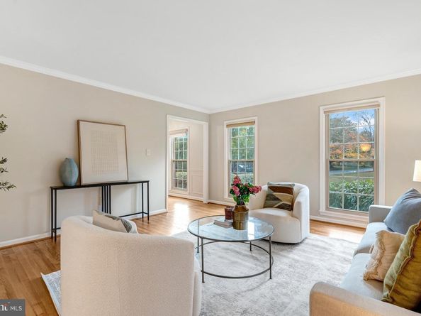 1332 Carpers Farm Way, Vienna VA 22182