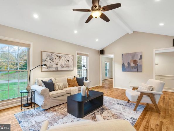 1332 Carpers Farm Way, Vienna VA 22182