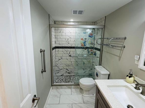 5051 7TH Road S 201, Arlington VA 22204