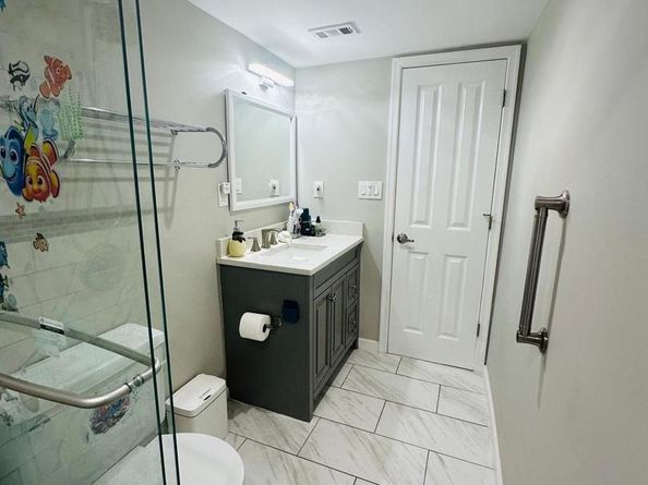 5051 7TH Road S 201, Arlington VA 22204