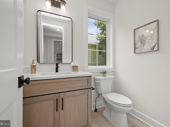 5104 Fairglen Lane, Chevy Chase MD 20815