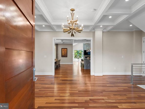 5152 Linnean Terrace NW, Washington DC 20008