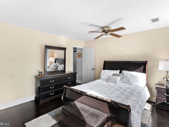 20017 Great Falls Forest Drive, Great Falls VA 22066