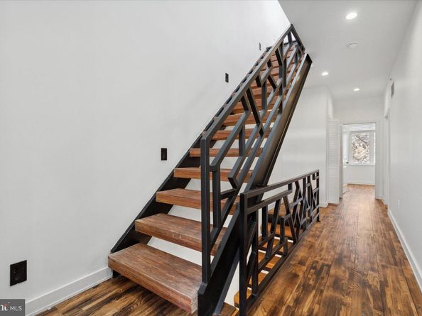 1825 Ginnodo Street R2, Philadelphia PA 19130