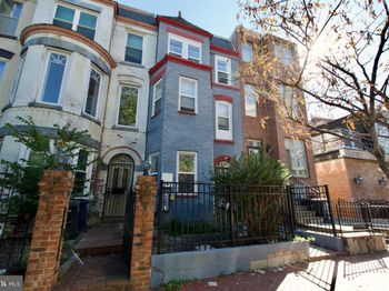 815 4TH Street NE