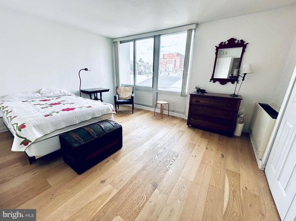 604 S Washington Square 217, Philadelphia PA 19106