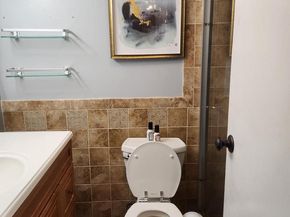 4000 Gypsy Lane 231B2, Philadelphia PA 19129