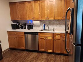 4000 Gypsy Lane 231B2, Philadelphia PA 19129