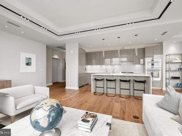 1781 N Pierce Street 2401, Arlington VA 22209